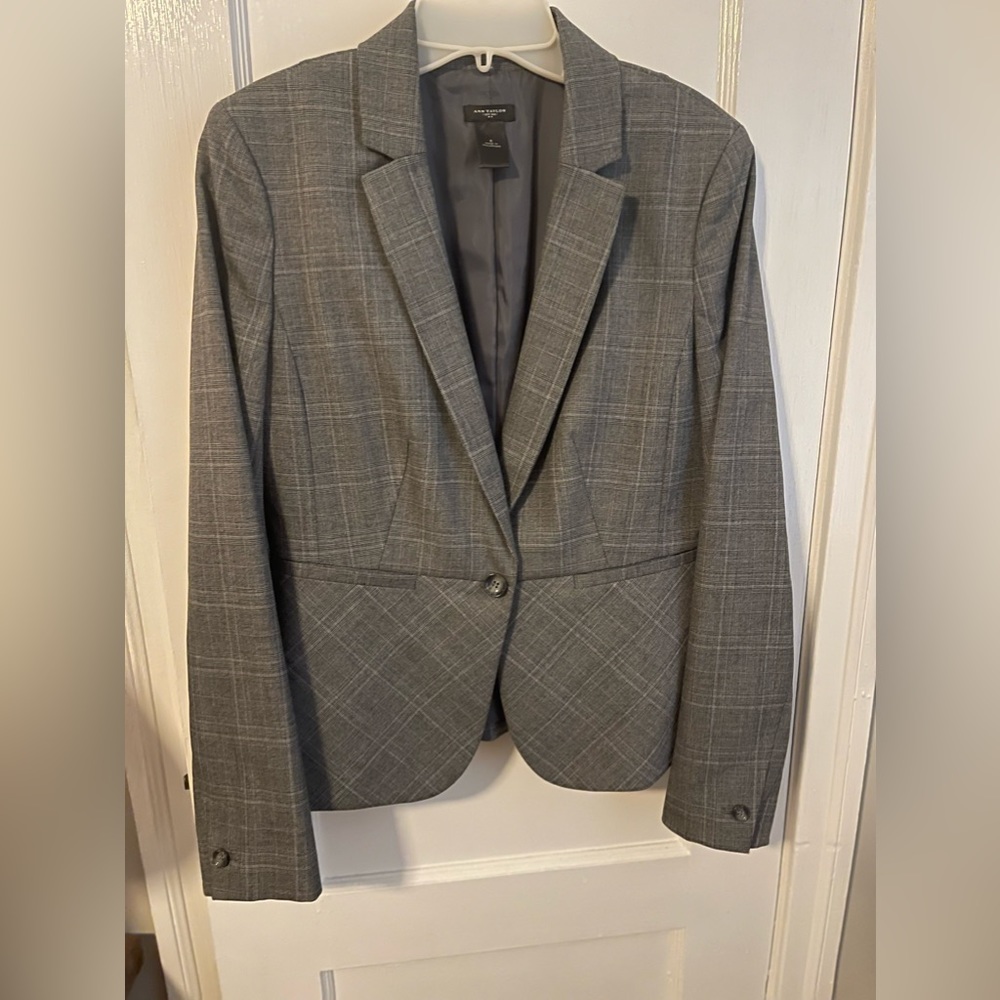 Ann Taylor lined suit jacket